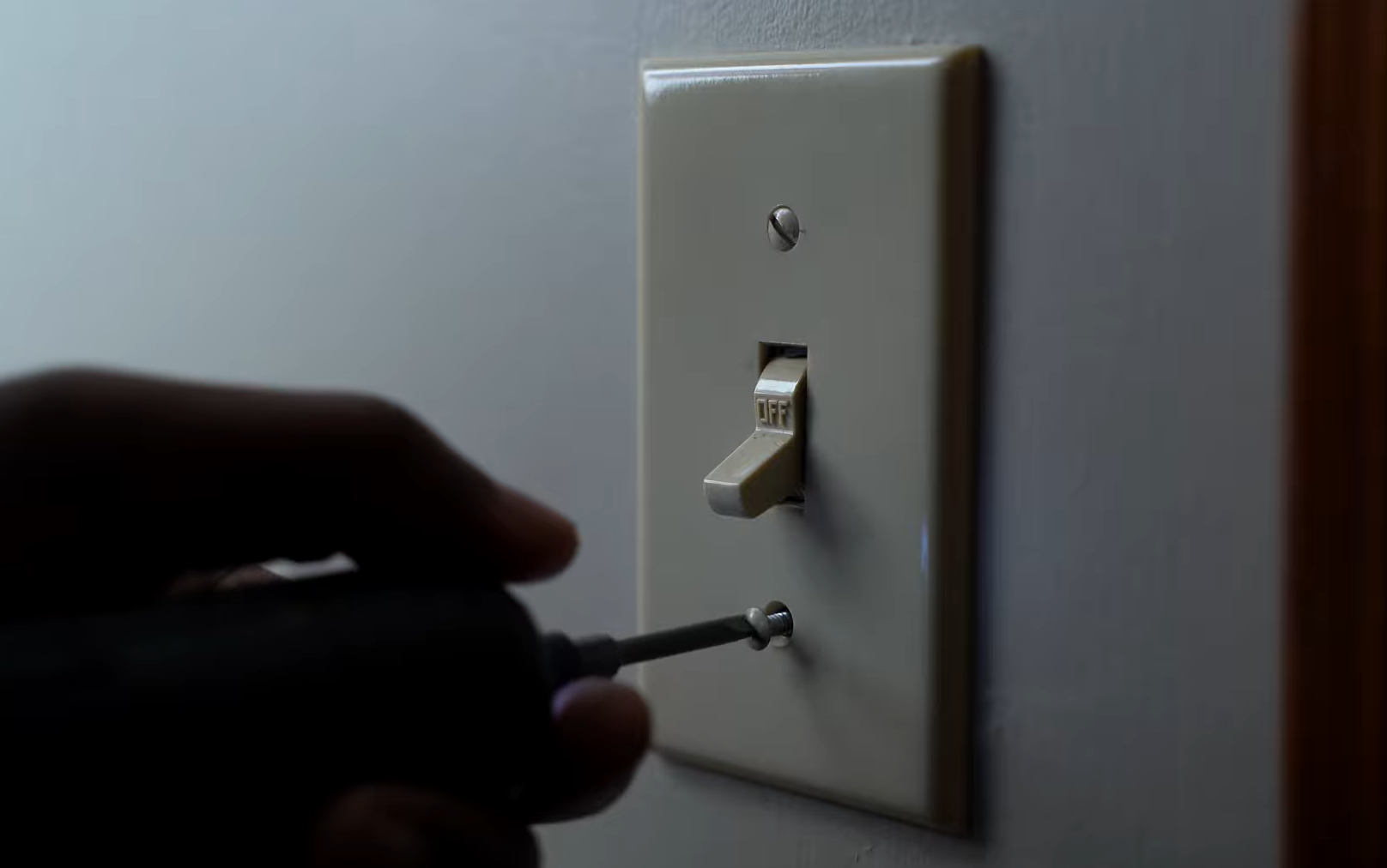 wall plate test using Fanttik S2 Pro