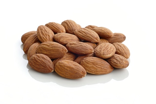 almonds, unshelled almonds, nuts