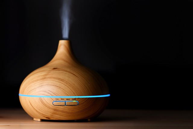 An image of a humidifier for sore throat with steam coming out of the top of it. 
