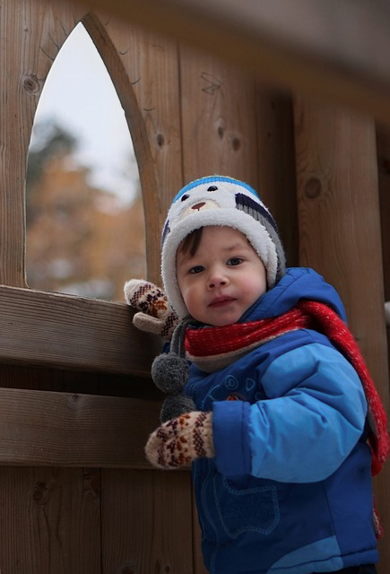 Zimowy strój dla niemowlaka na spacer