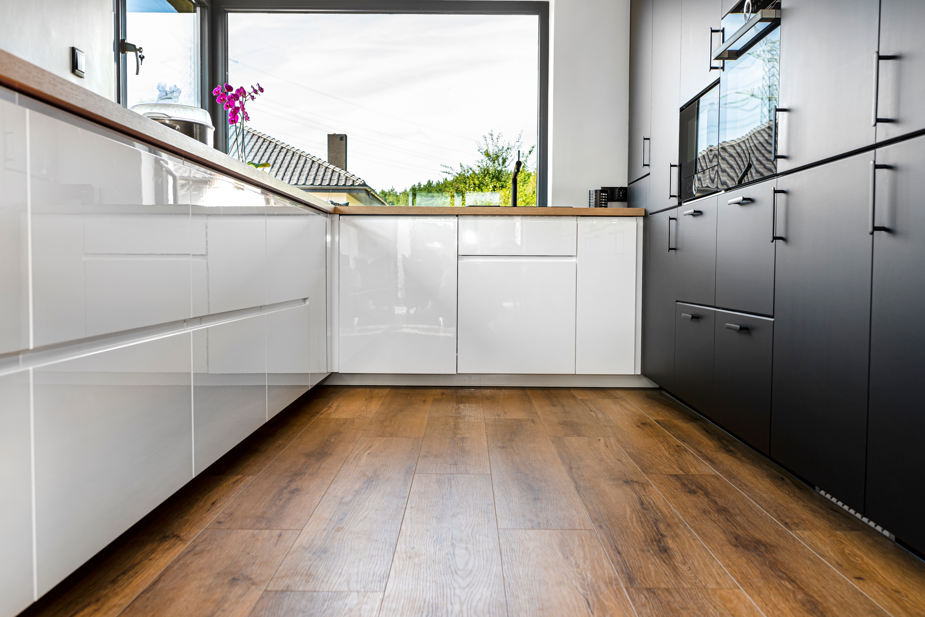 Black and white kitchen