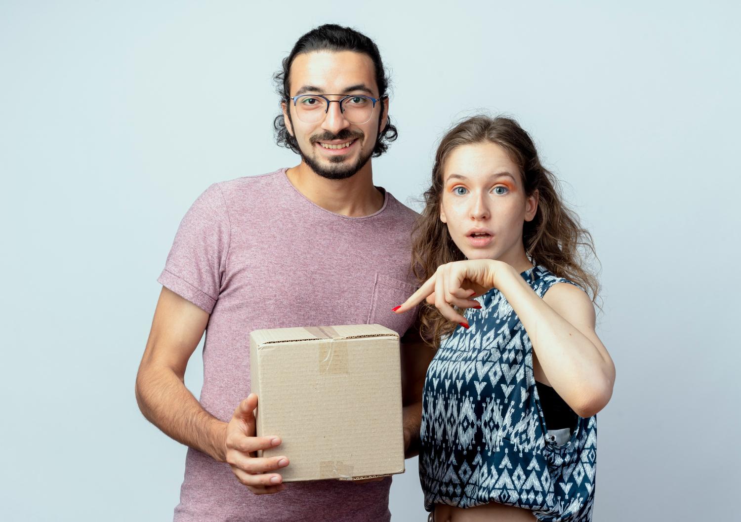 a young couple using google trends and other platforms for free dropshipping