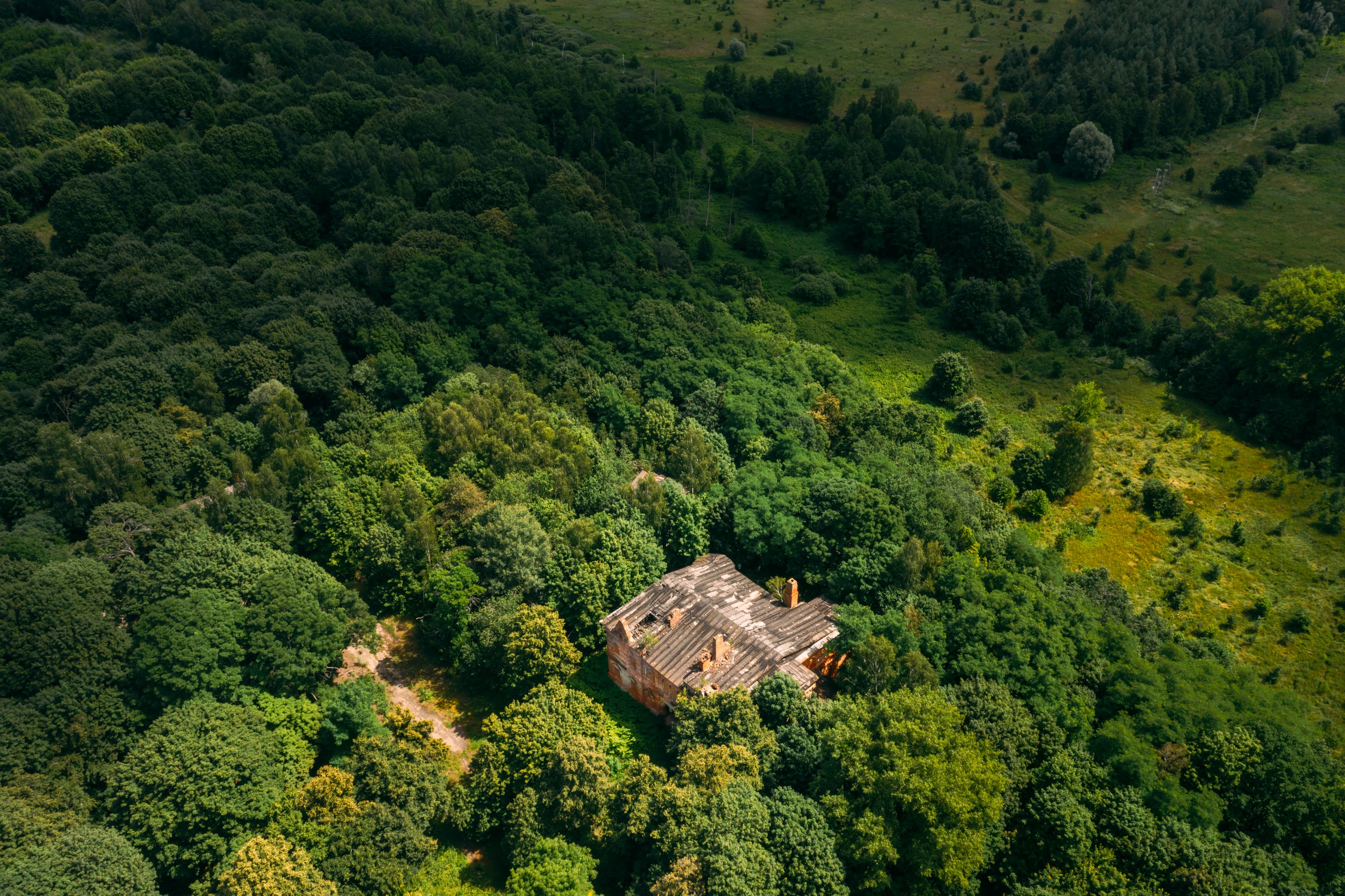Posiadanie samoistne to stan faktyczny polegający na korzystaniu z nieruchomości jak właściciel
