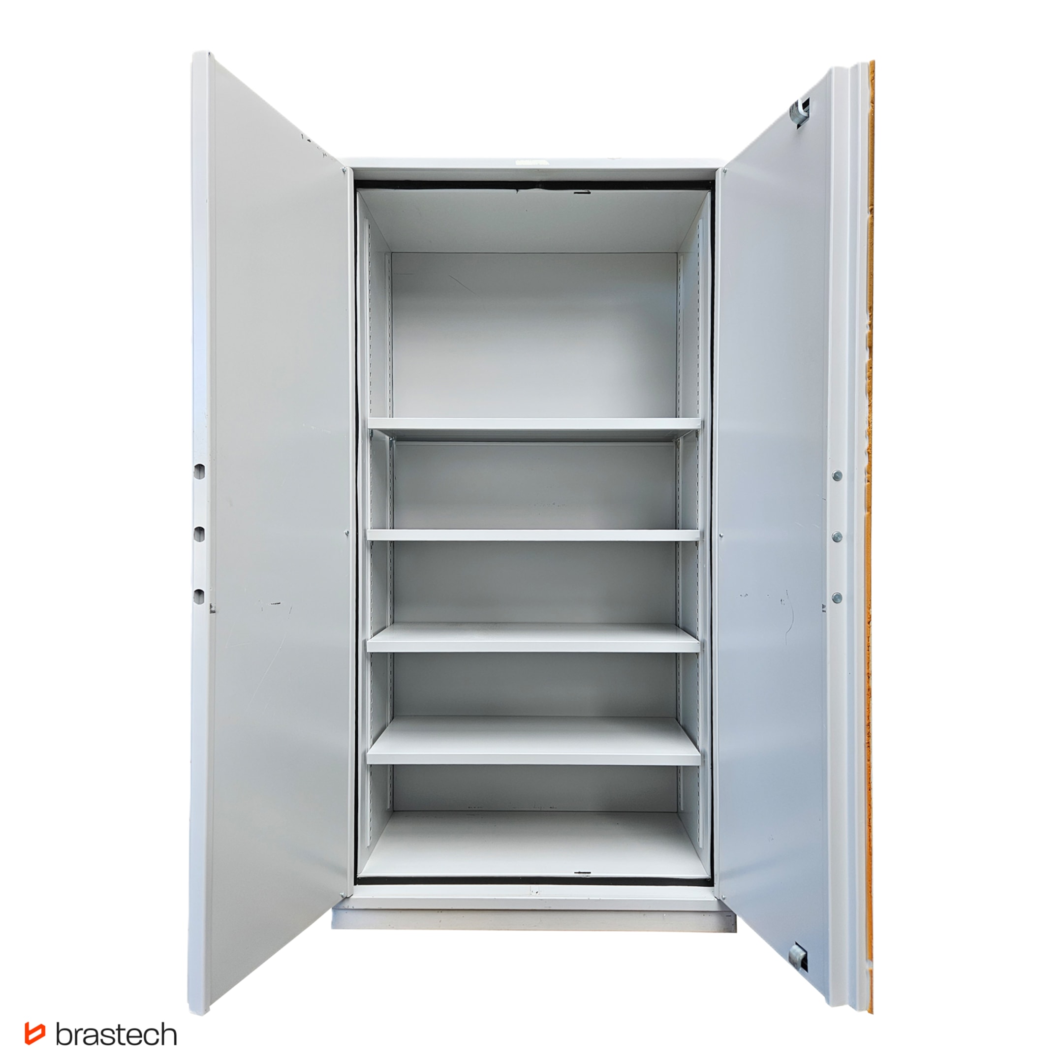 Bezpieczne przechowywanie narzędzi- najlepsze rozwiązania dla Twojego warsztatu! 6 Szafa pancerna. Źródło: Brastech