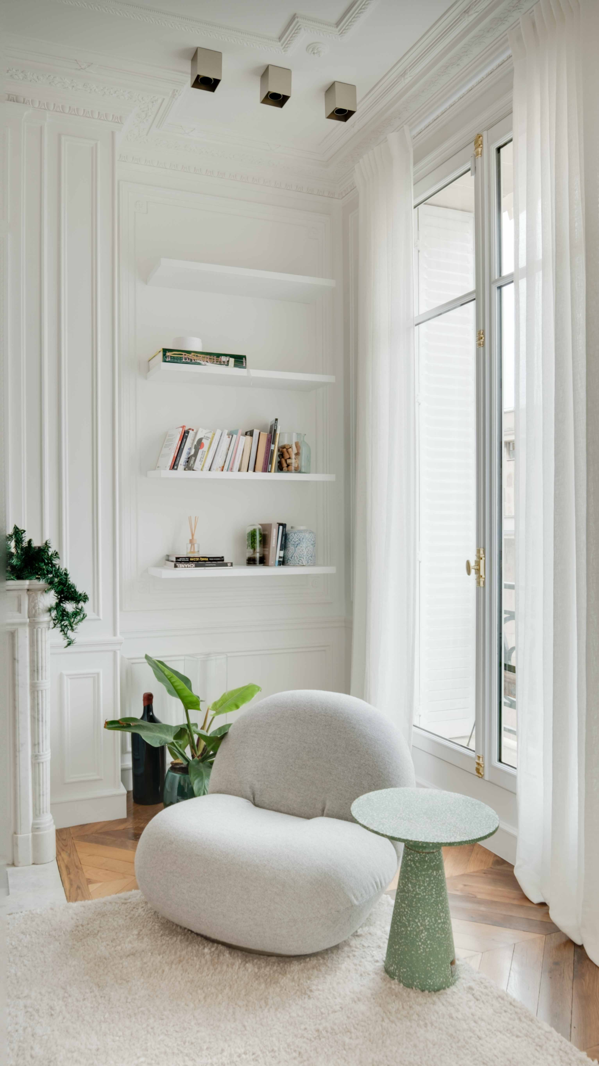 Effortless decorated Interior living room with white walls and chic furniture.