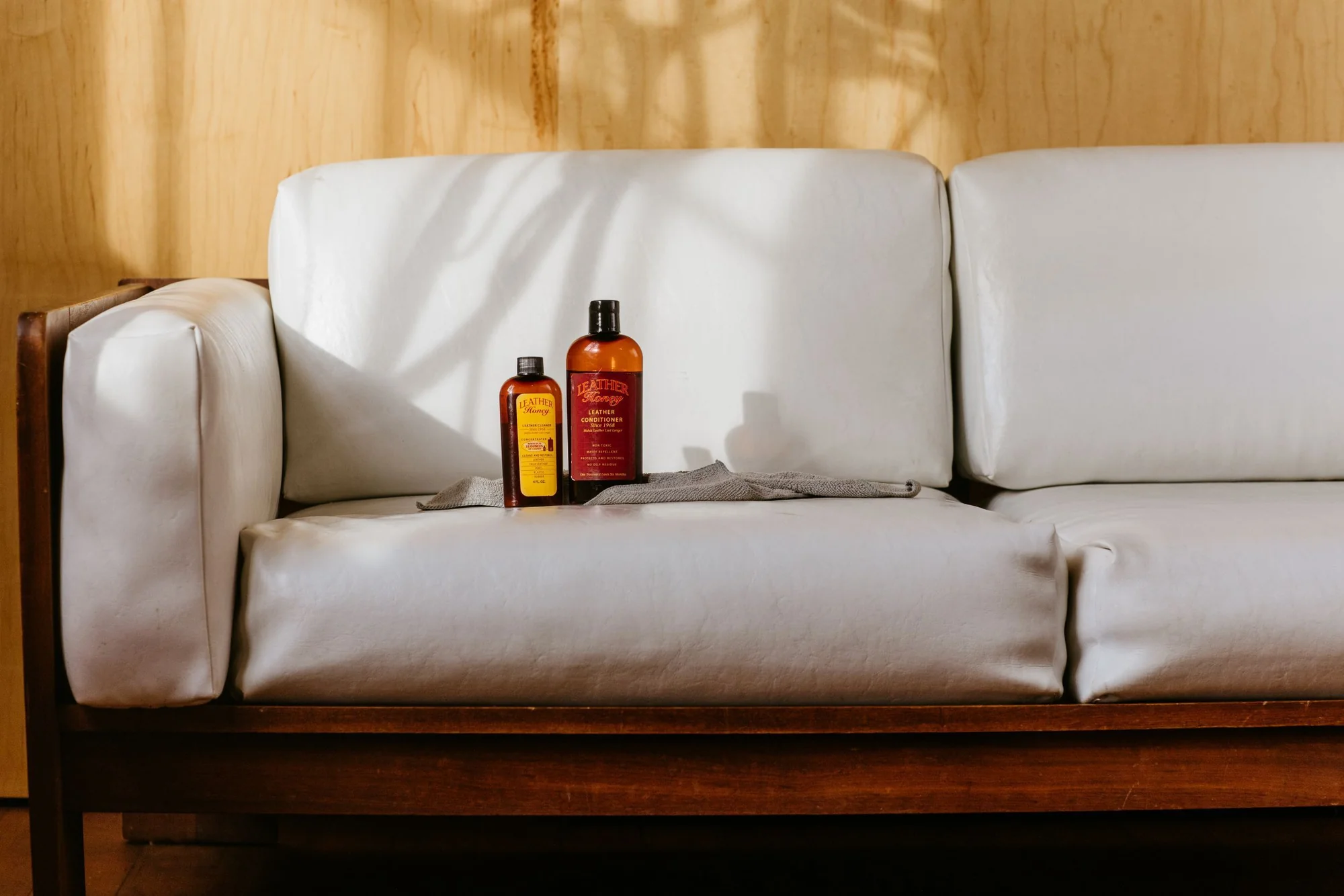 How to Remove Stains on Leather Furniture With Natural Products