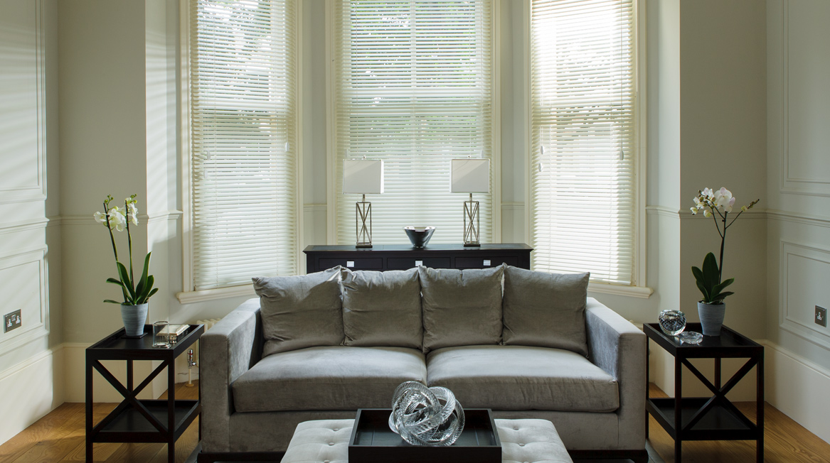 Revitalize Your Home With Spotless Venetian Blinds and Start cleaning your window coverings