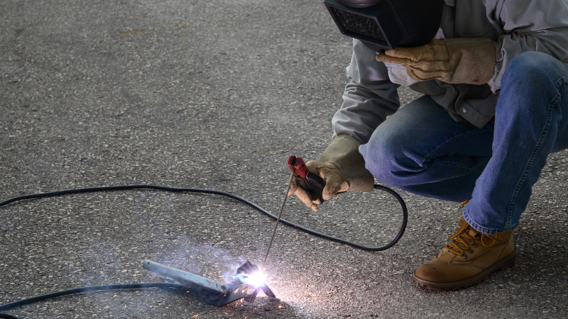 Arc welding equipment is portable.